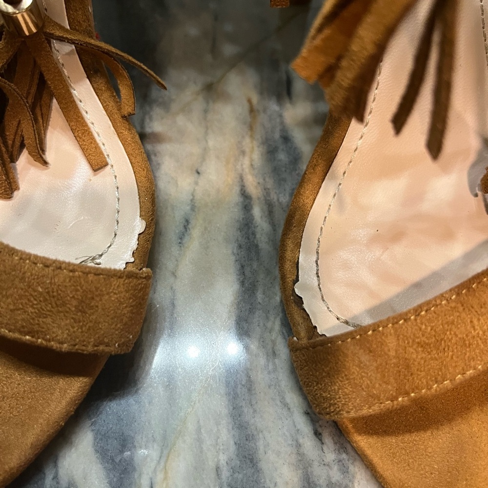 Open Toe Brown Suede Fringe Tassle Heels Pumps Stilettos 7.5
3 3/4” heel - Picture 9 of 12